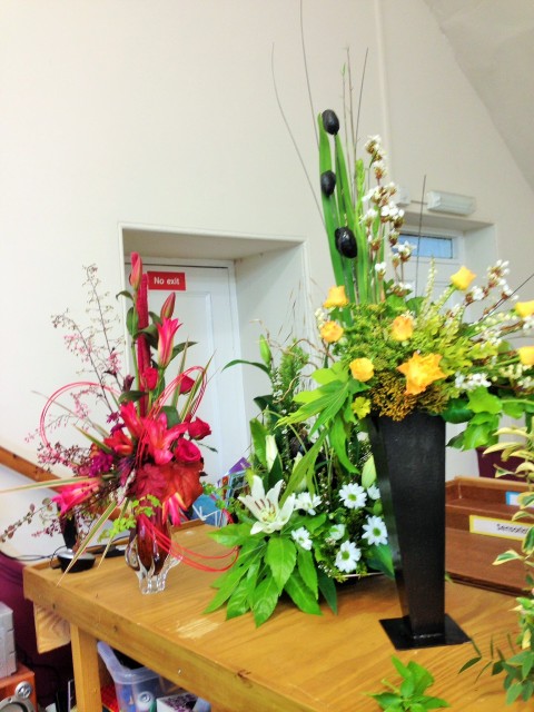 Flower arranging led by Lynne Spring 2019 - photo 2